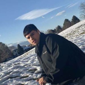 Meet your Posher, Adrian